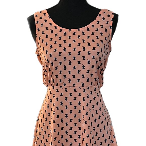 Cat print dress with peekaboo back - Picture 6 of 6